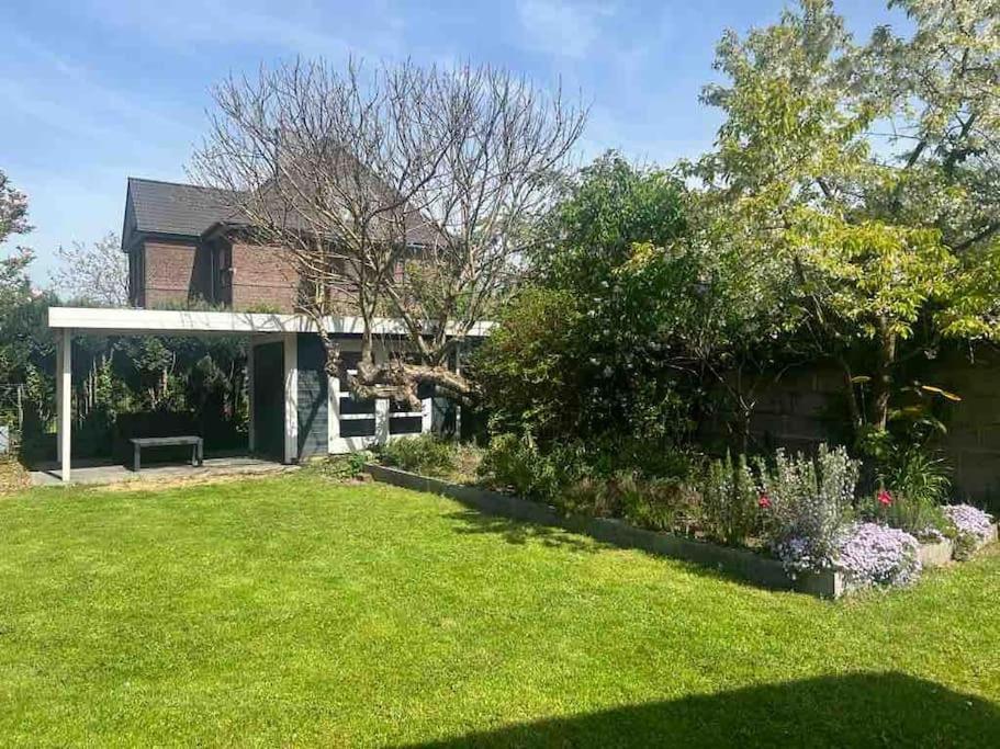Historische Villa Mit Garten, Luxus Meerbusch Exteriör bild